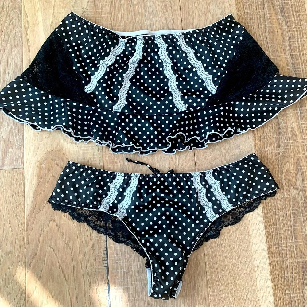 Lingerie - Picture 1 of 2
